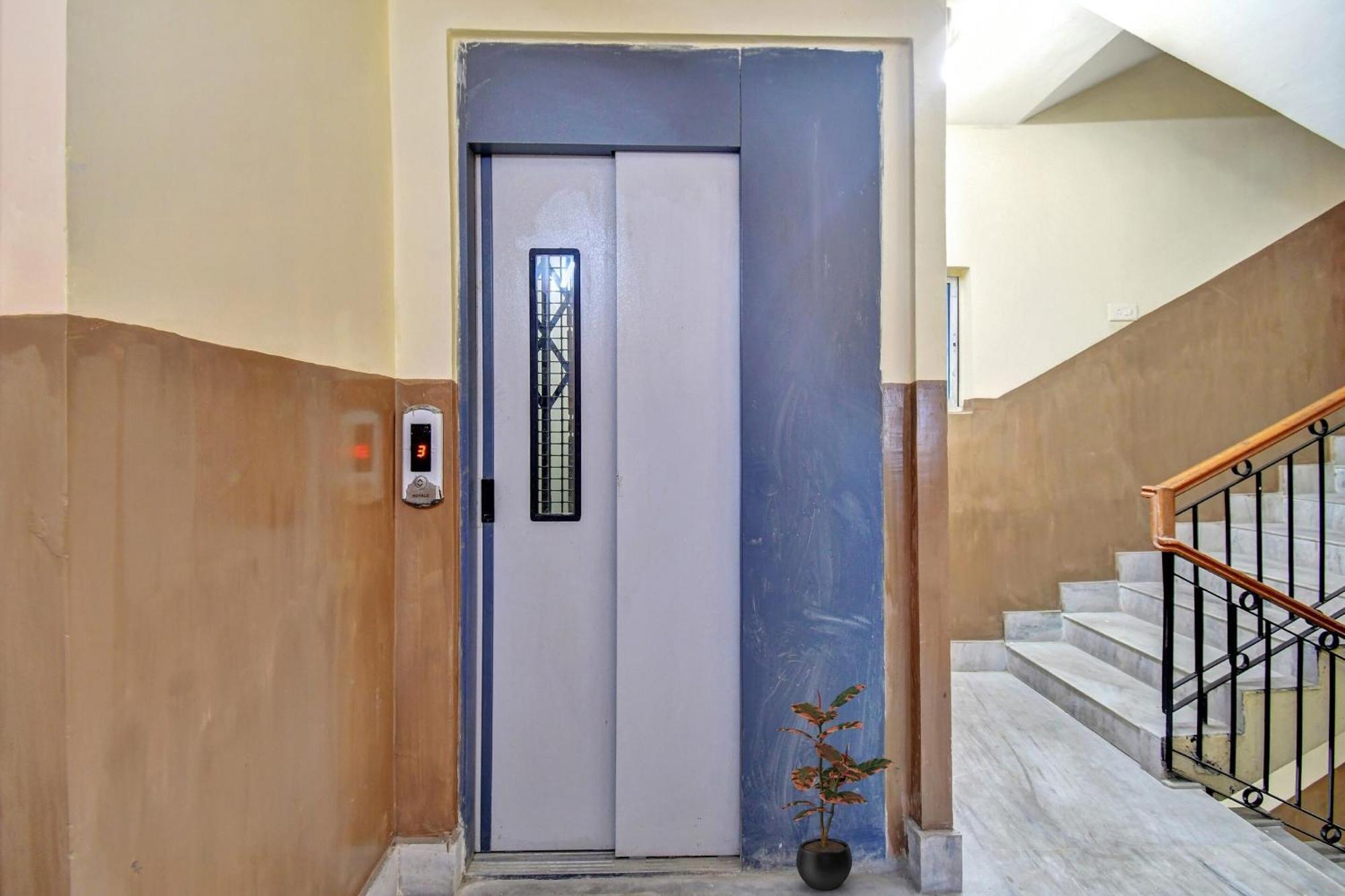 Hotel O Prasad Inn Kolkata Bagian luar foto